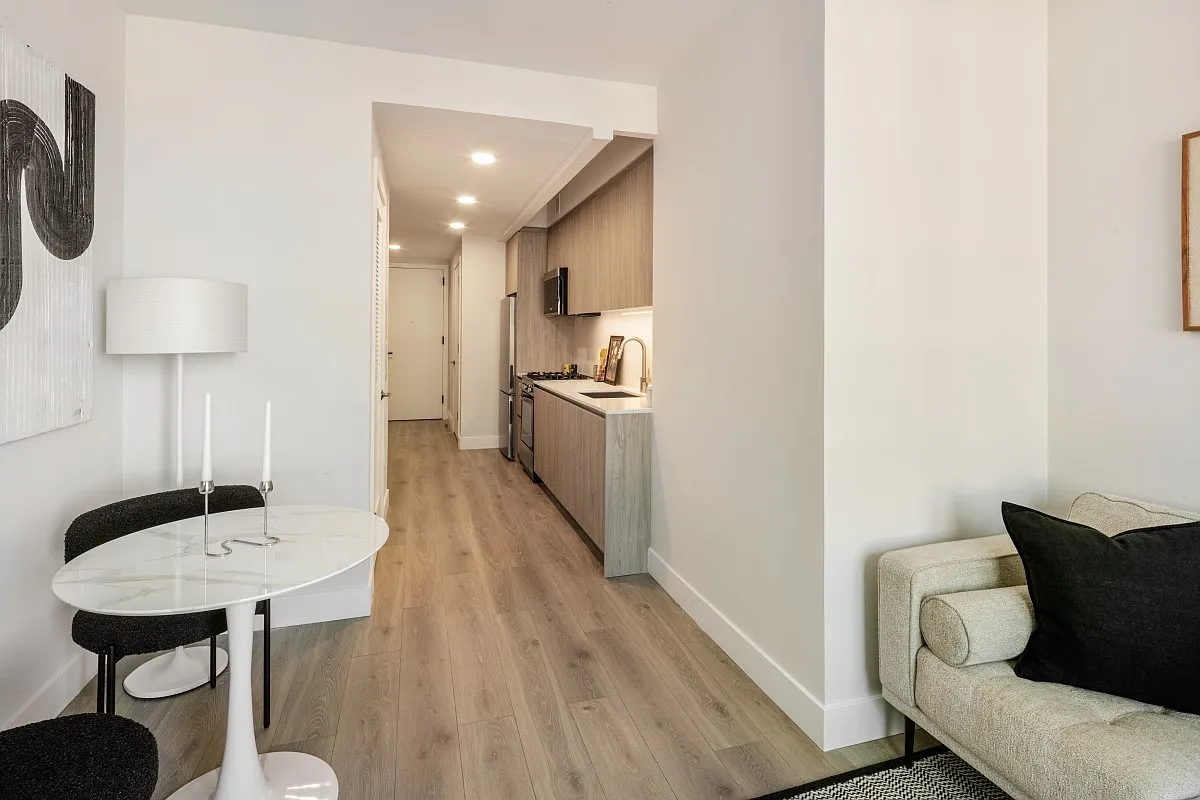 54 Crown Street — Photo 4