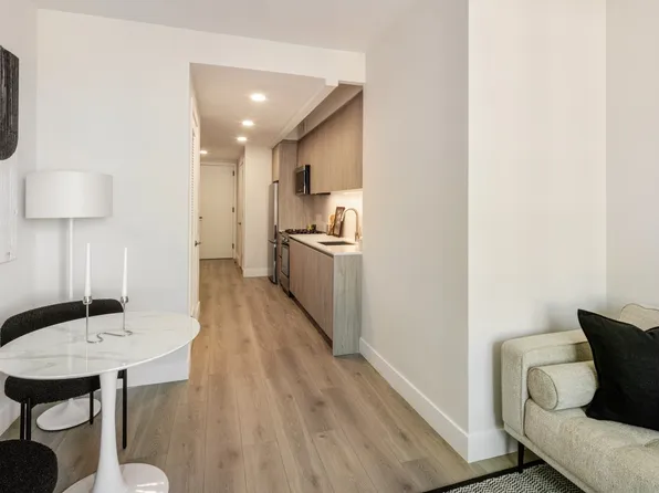 54 Crown Street image 1 of 26