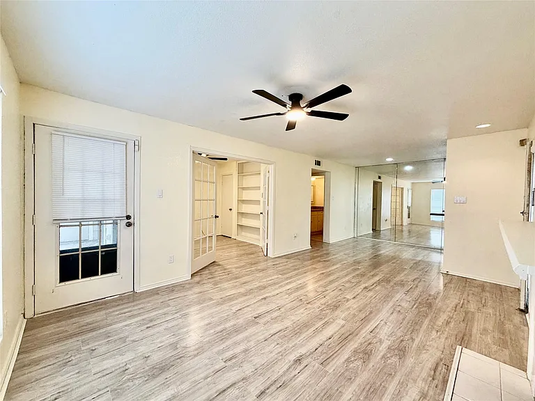 2120 Wilcrest Dr #121 — Photo 7