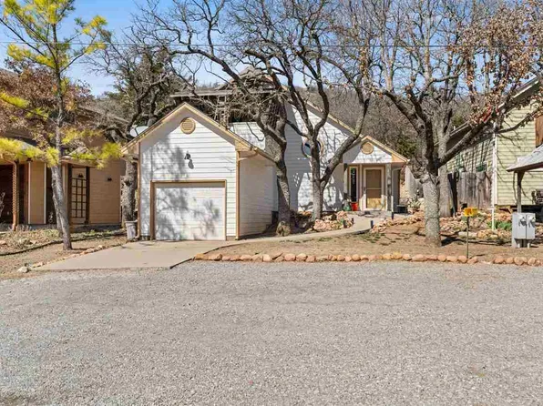 255 E Lake Dr, Medicine Park, OK 73557