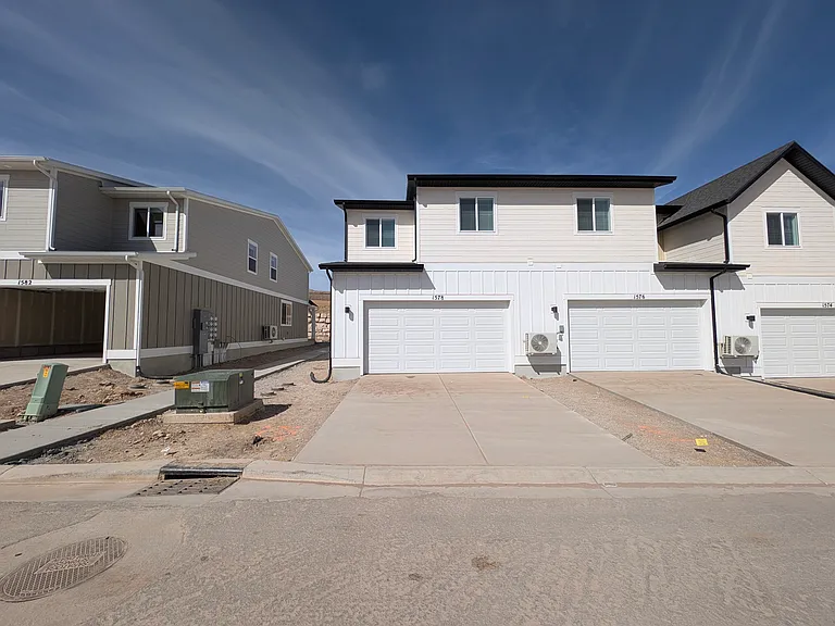 1578 W Viola Ln — Photo 1