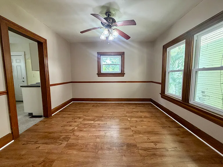 53 Forest Glen Ave — Photo 6