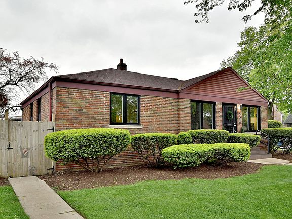 3rd image of 5319 N Oketo Ave