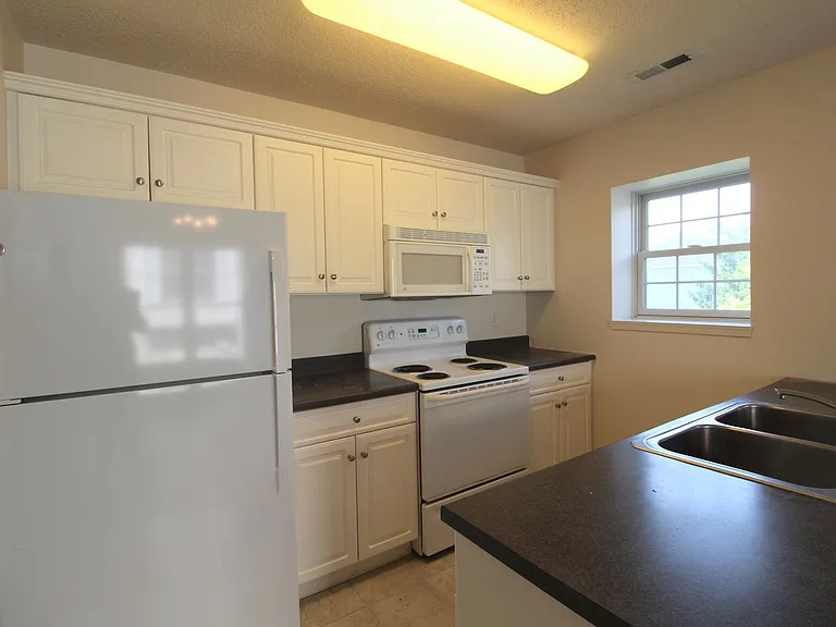 1036 John Hancock Pl — Photo 10
