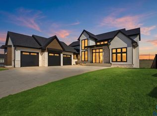 7312 E Agate Cir, Sioux Falls, SD 57110