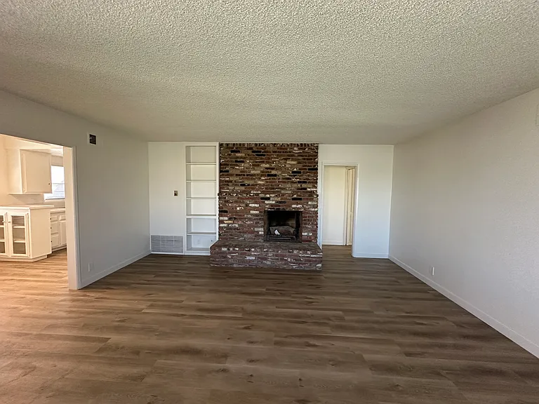 14330 Bon View Ave — Photo 4