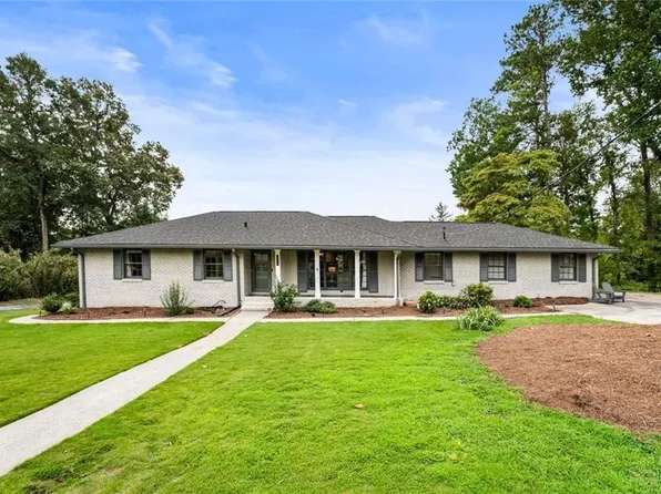 2710 Beverly Hills Dr NE, Marietta, GA 30068