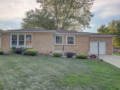 25 Royalcrest Rd, Orchard Park, NY, 14127