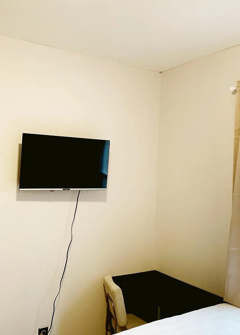 4 bed, 1.0 bath, 1014 sqft, $910 — Photo 1