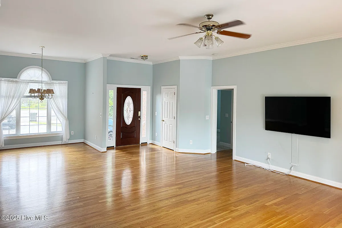 Building Photo - 8405 Fiddlestick Way
