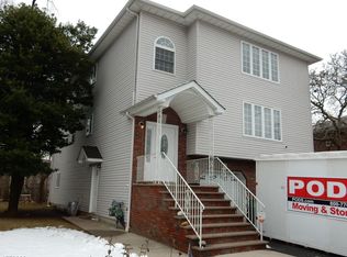 20 E 11th St, Linden, NJ 07036
