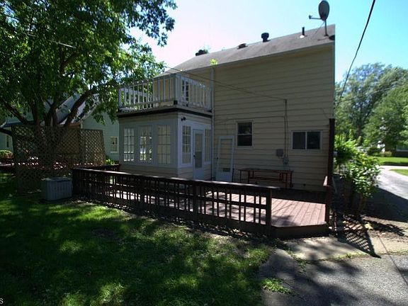 2nd image of 1961 Wyandotte Dr