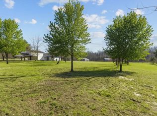 405 Fairfield Rd, Bethpage, TN 37022