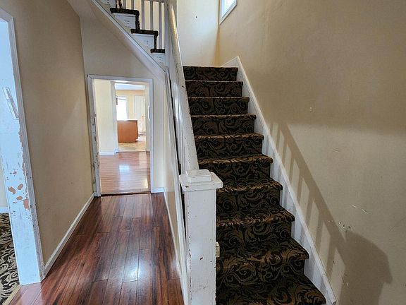 4th image of 460 Manetta Avenue