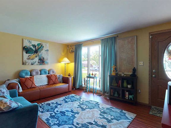 5th image of 3712 Amherst Dr