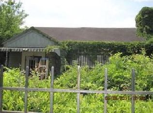 2565 Hazel St, Beaumont, TX 77702