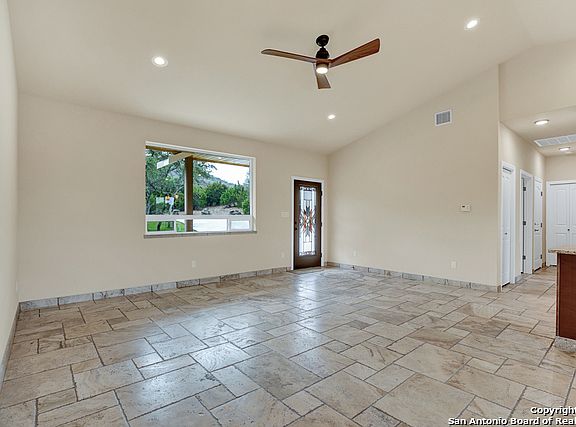 3rd image of 1108 Royal Eagle Dr