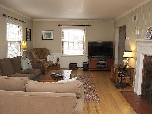 5th image of 8525 Glencoe Cir
