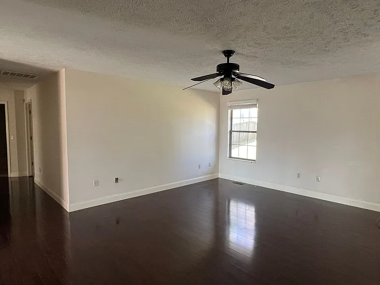 4345 S Roanoke Ave — Photo 2