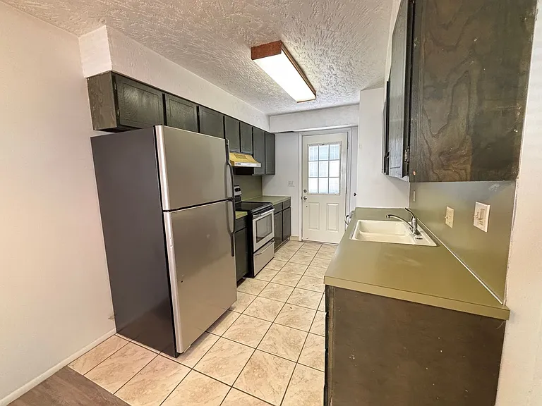 1165 Edgewood Dr — Photo 35