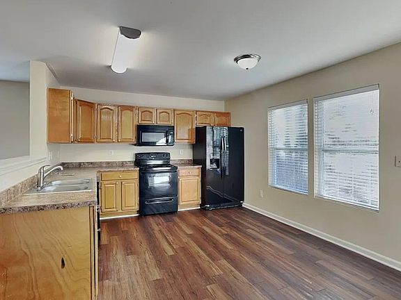4th image of 222 Aershire Ct