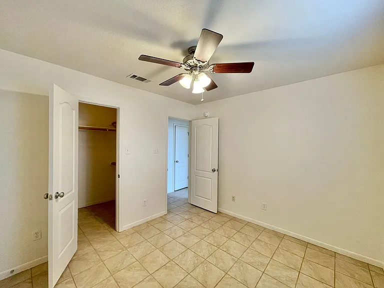 3709 Salt Fork Dr — Photo 18