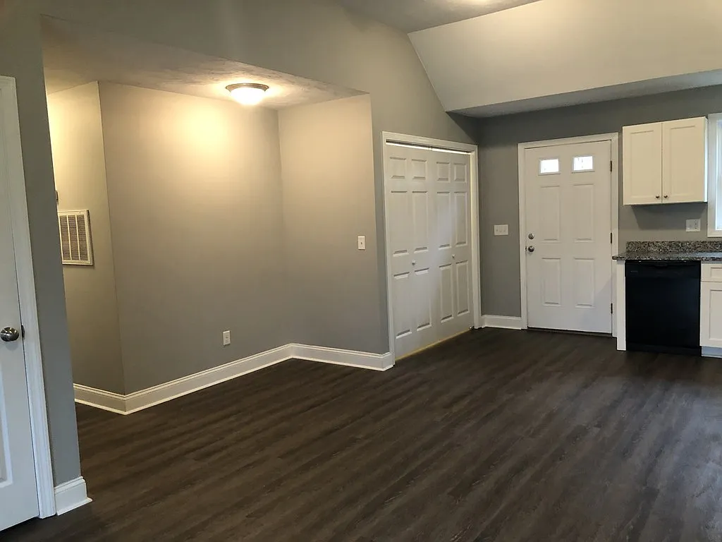 2 bed, 1.0 bath, 1064 sqft, $2,000 — Photo 4