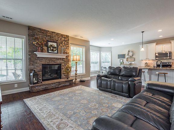 2nd image of 12737 Sailpointe Ln