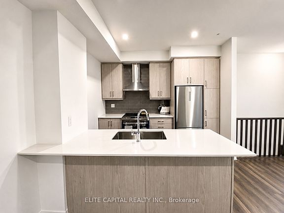 4th image of 100 Honeycrisp Cres #Townhouse 351