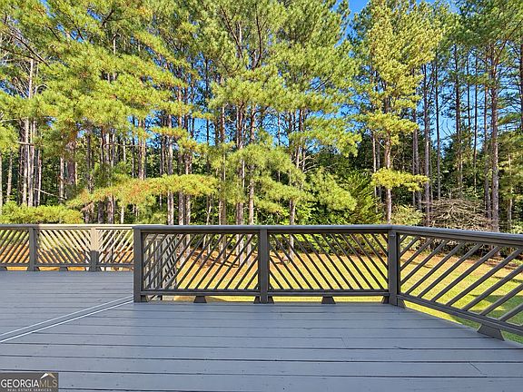 5th image of 120 Trillium Ln