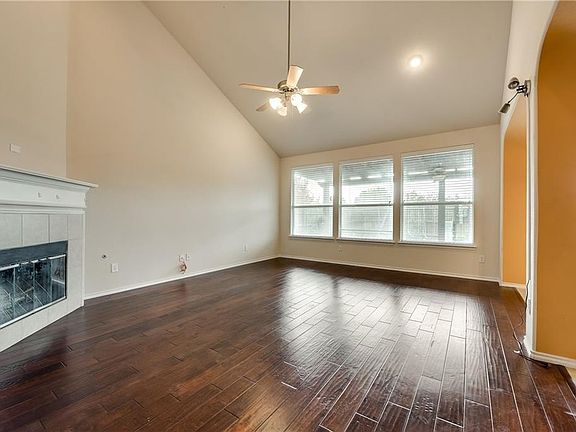 3rd image of 4943 Eyrie Ct