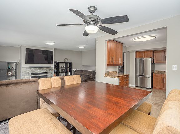 3rd image of 6810 Winston Dr