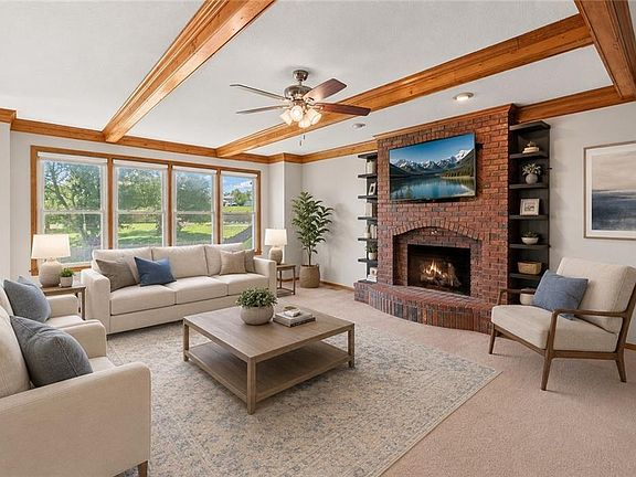 3rd image of 6724 N Quincy Cir