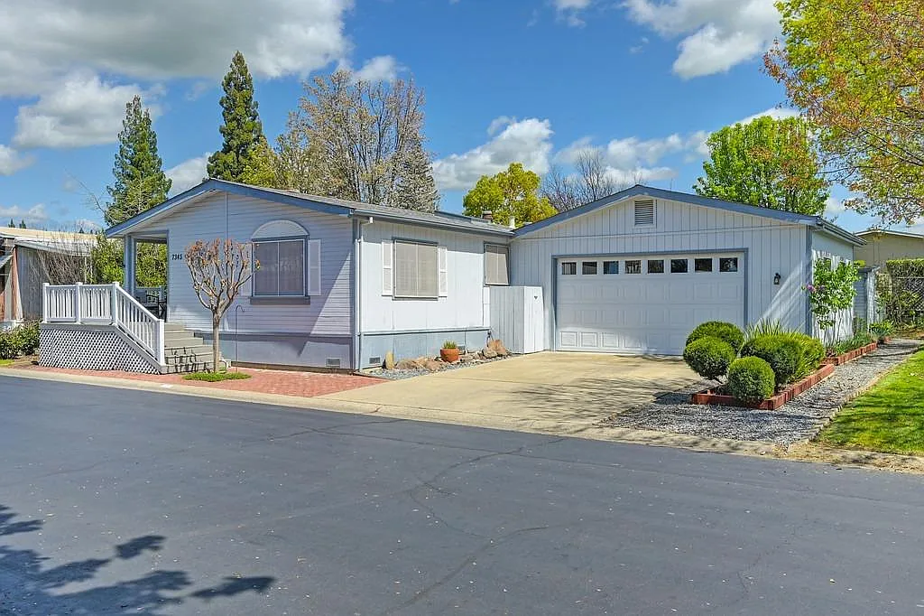 7345 Sonora Dr photo 1