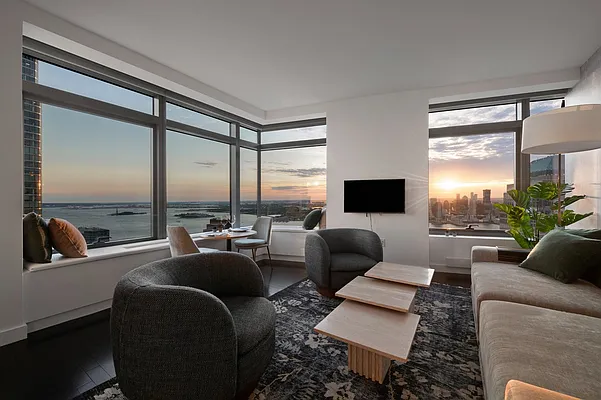 Rented by Compass | media 9