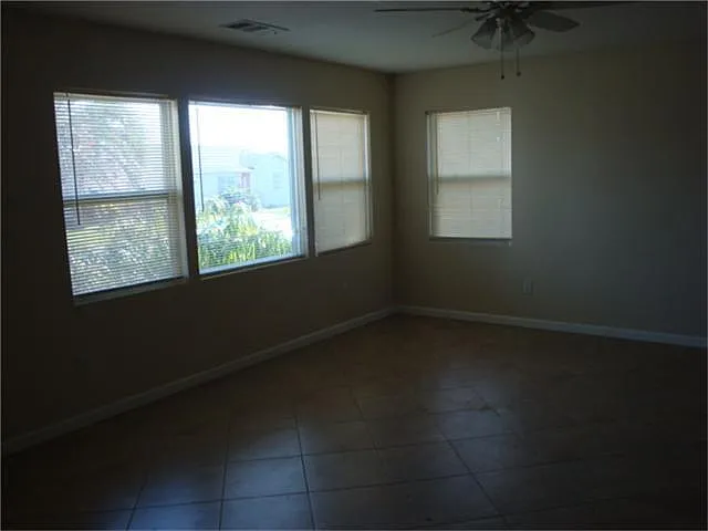 Charming 3 beds/3 baths for rent — Photo 3