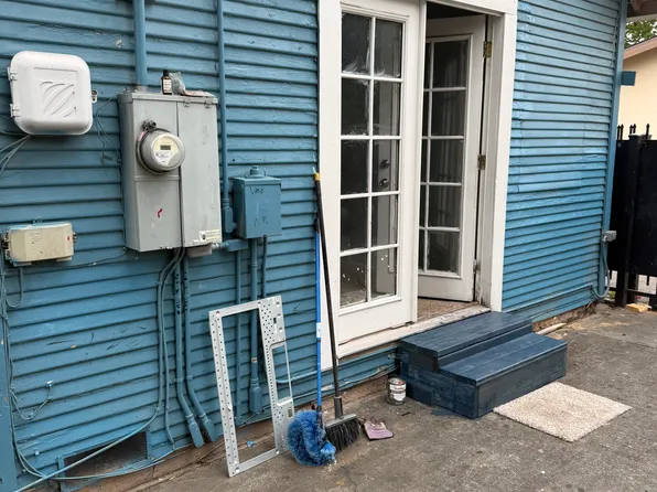 436 1/2 Flora St, Lodi, CA 95240