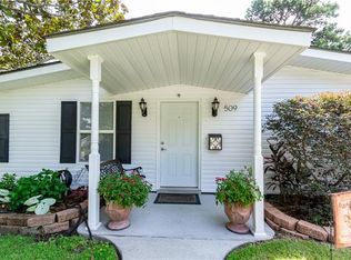 509 E Forest Lawn Dr, Terrytown, LA 70056