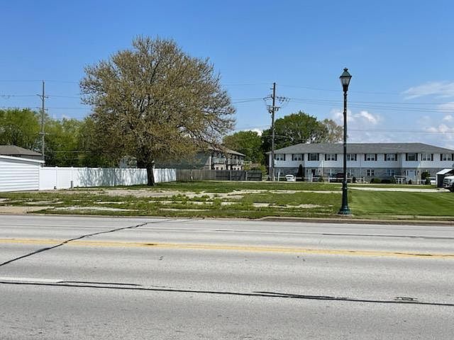 2nd image of 120 N Locust St