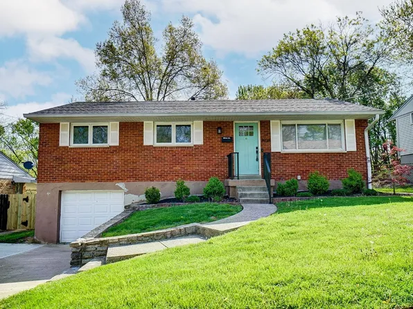 3938 Ridgecombe Dr, Cincinnati, OH 45248