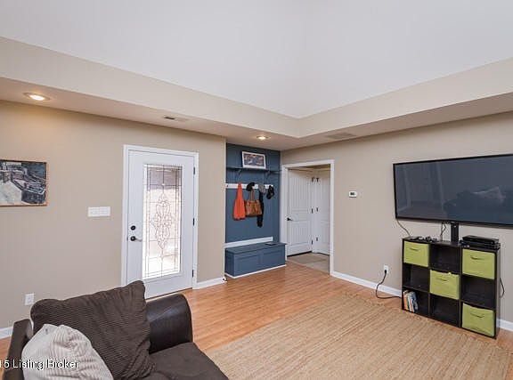 1607 Overlook Circle, 40065, GR