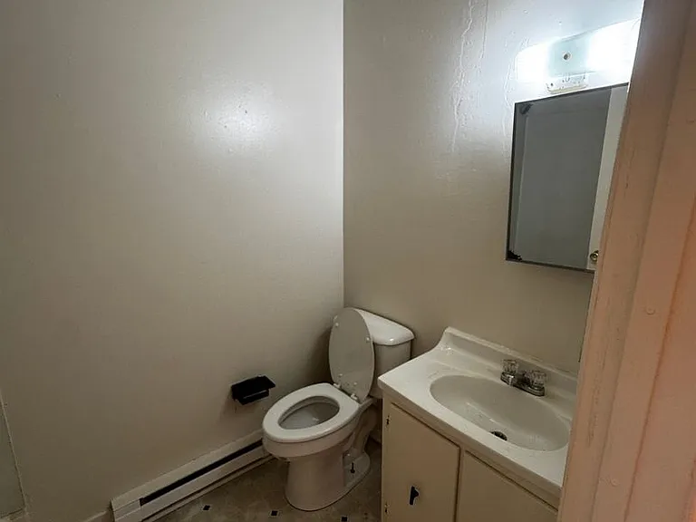 1337 N Lafayette St — Photo 13