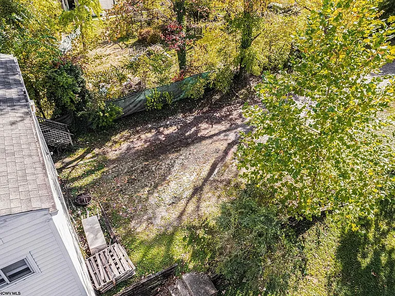 230 Cornell Ave — Photo 9