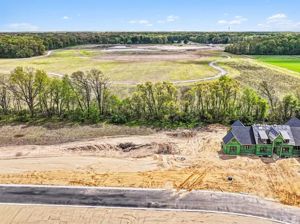 10438 Grand Teton Dr, Granger, IN 46530