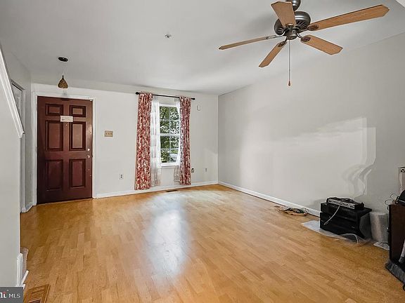 3rd image of 3109 Eden Dr