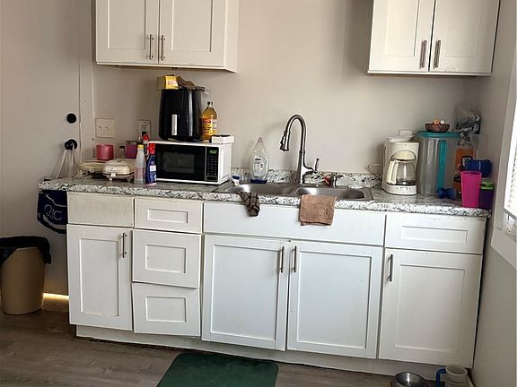 4th image of 882 Eddy Rd