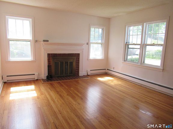 5th image of 625 Clark St
