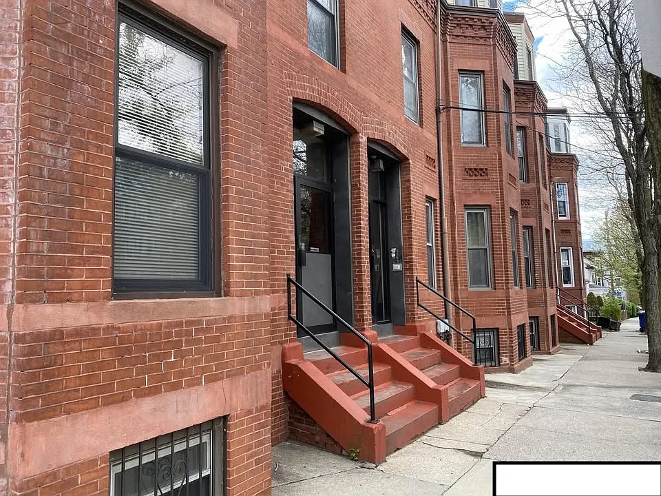 81 Perkins St #3