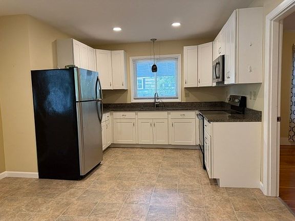 5th image of 44 Carter St #1