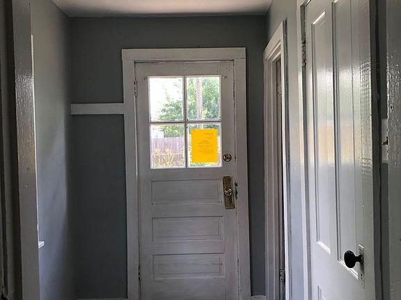 3rd image of 520 S Olive St